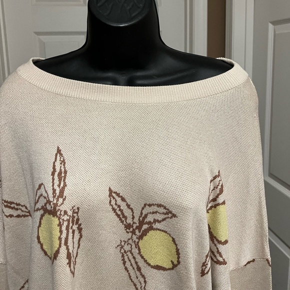 NWT Ricki’s Ladies XXL Lemon Print Crewneck Sweater - Picture 7 of 16